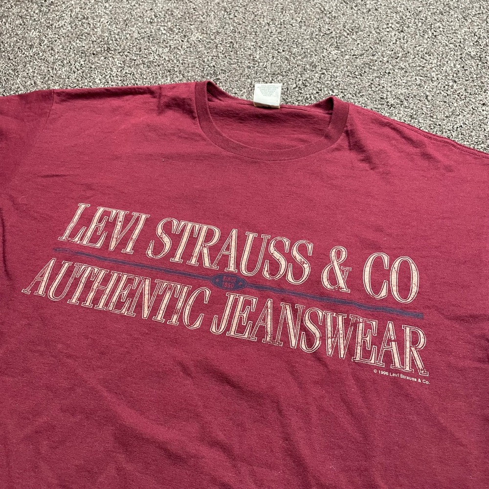 Vintage 1996 Levis Authentic Jeanswear T Shirt Maroon Single Stitch Made n USA L